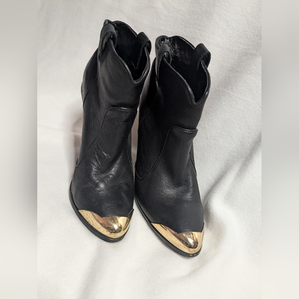 Dolce Vita Size 7.5 M KITT Black Leather Booties Ankle Boots Womens Shoes